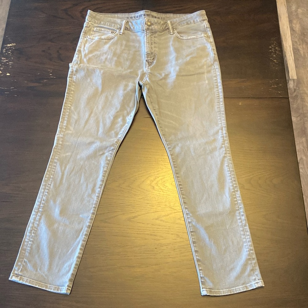 American Eagle - Airflex Jeans - 36 x 30. Condition 7/10